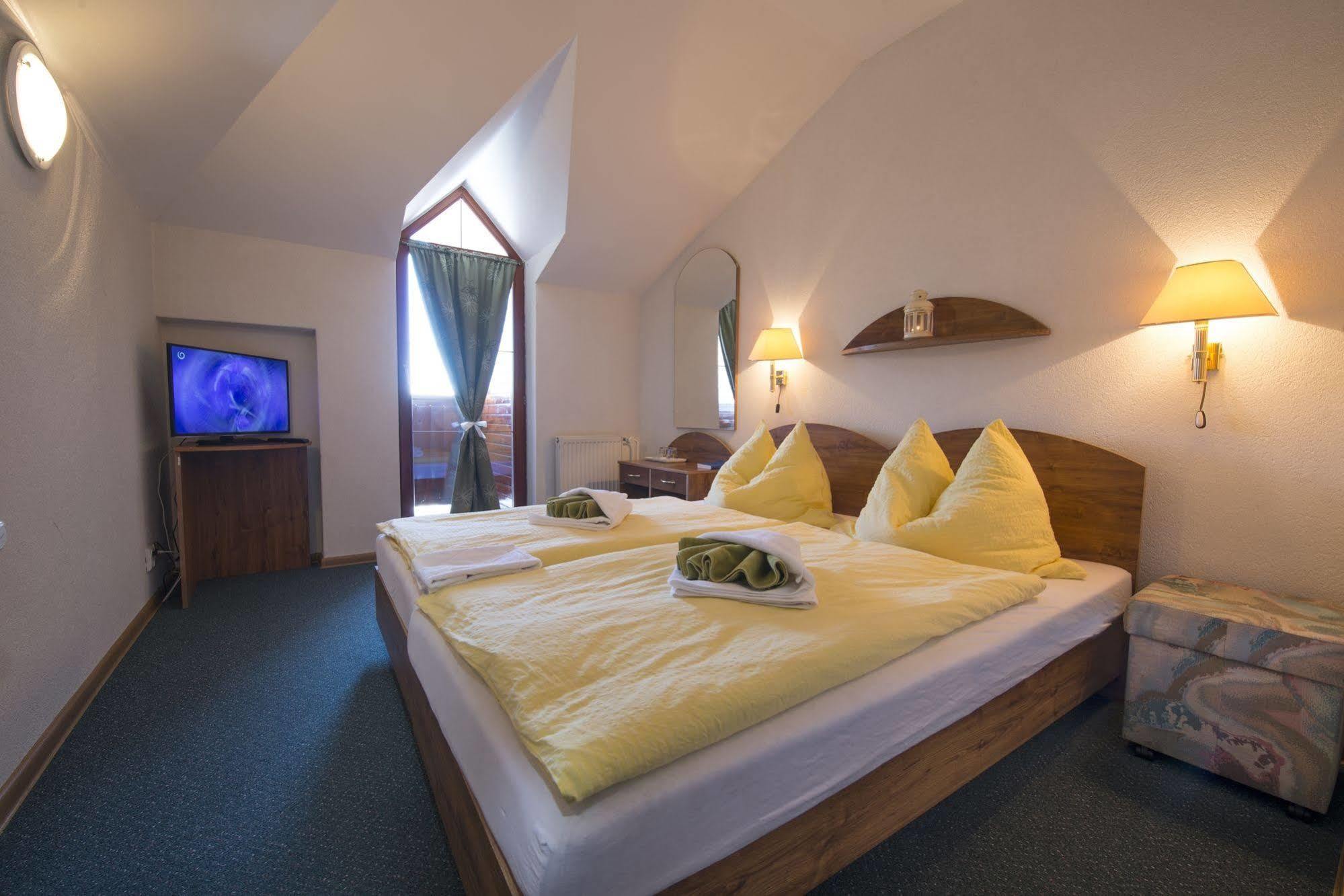 Penzion Pleso Strbske Pleso Bagian luar foto