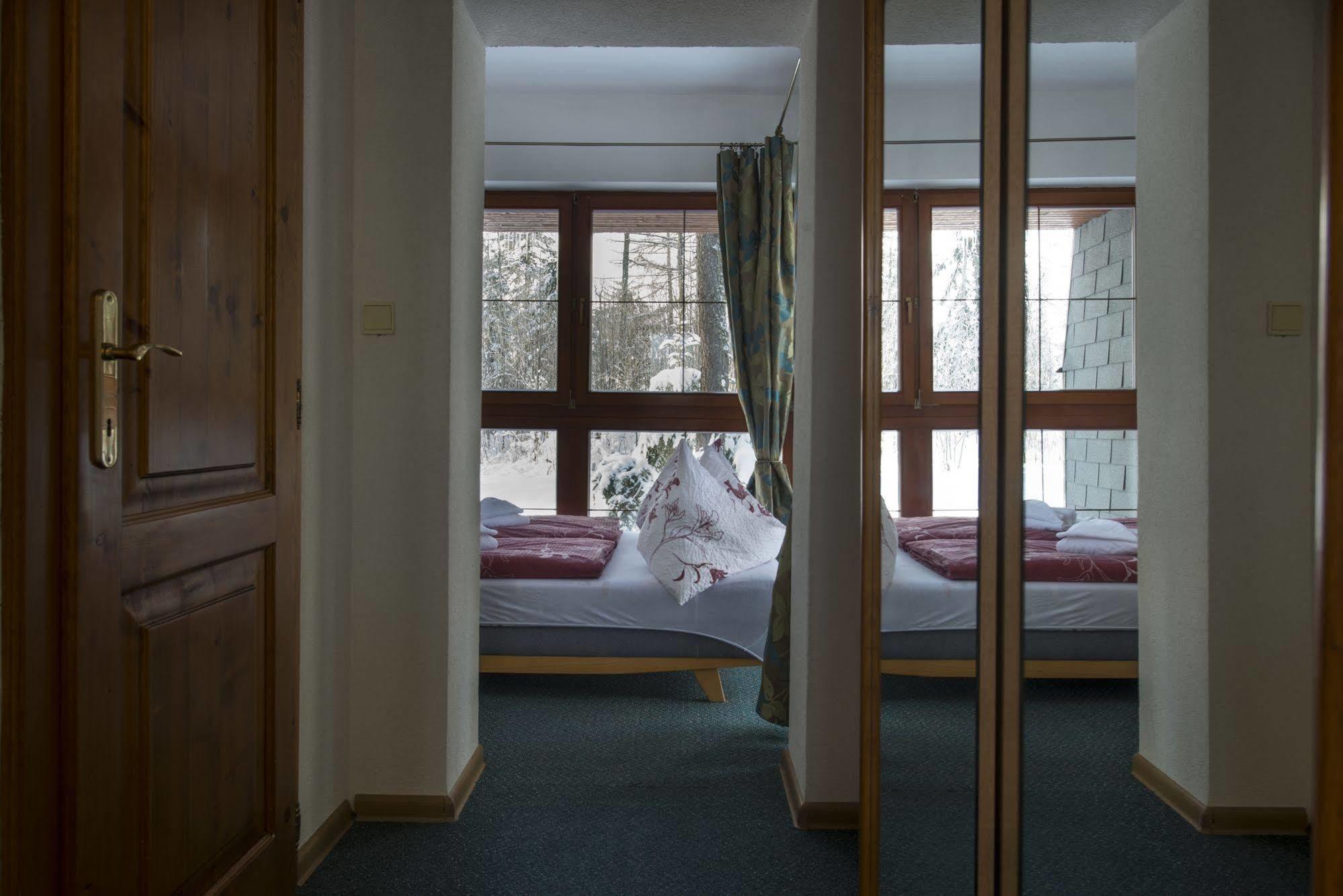 Penzion Pleso Strbske Pleso Bagian luar foto