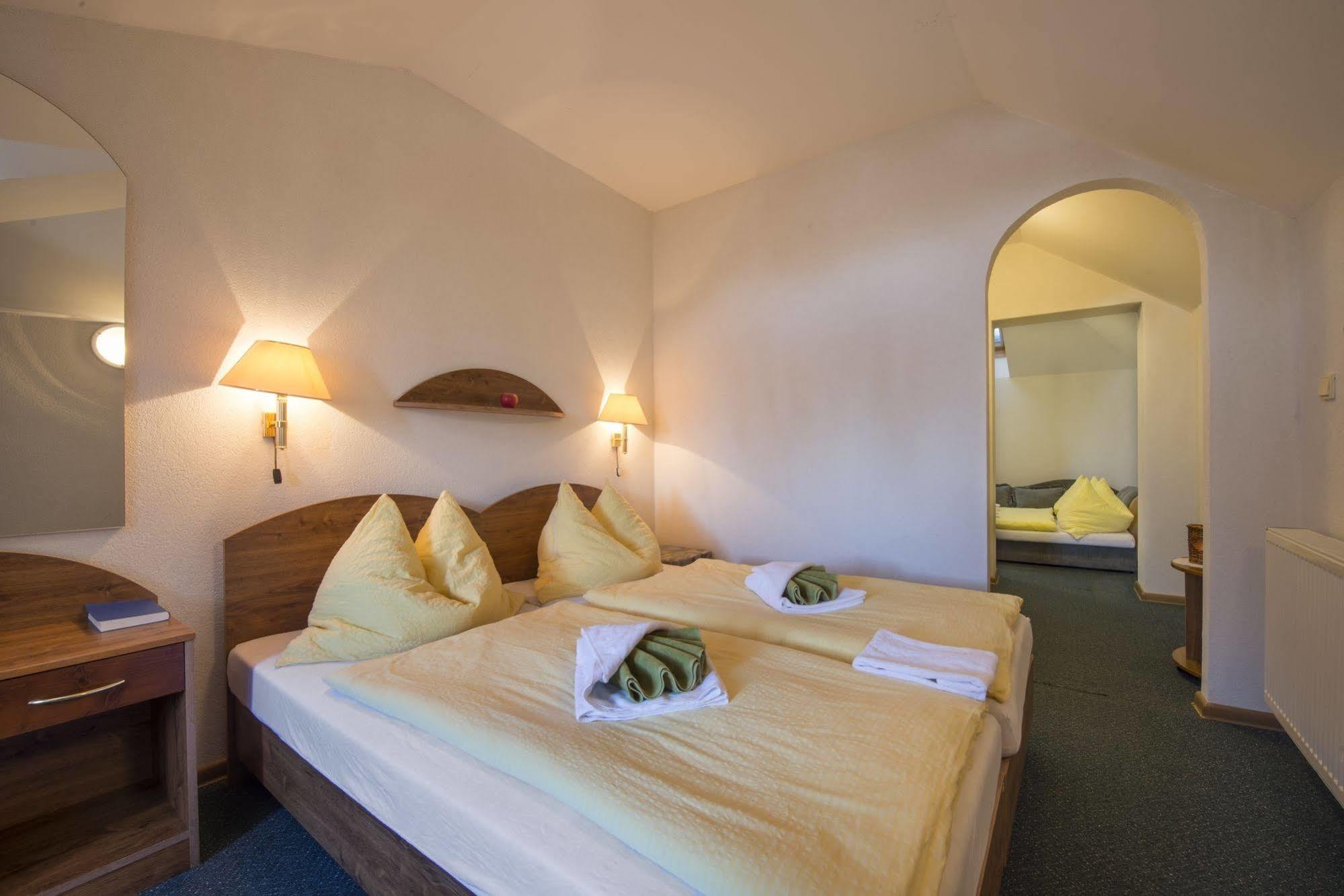 Penzion Pleso Strbske Pleso Bagian luar foto
